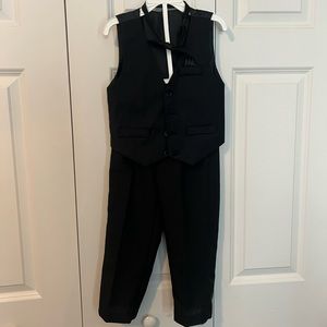 3Pc Boys Black suit (NO SHIRT INCLUDED)